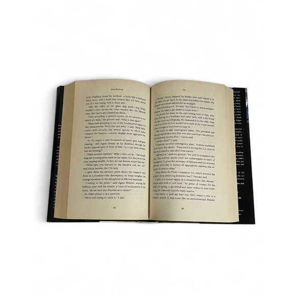 Zoo By James Patterson & Michael Ledwidge Hardcover Book 2012 Little Brown - Picture 7 of 7